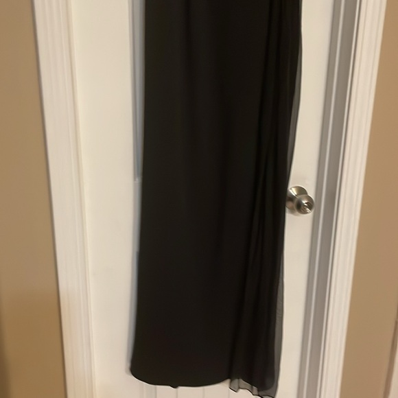 Formal 1 shoulder gown - Picture 2 of 5